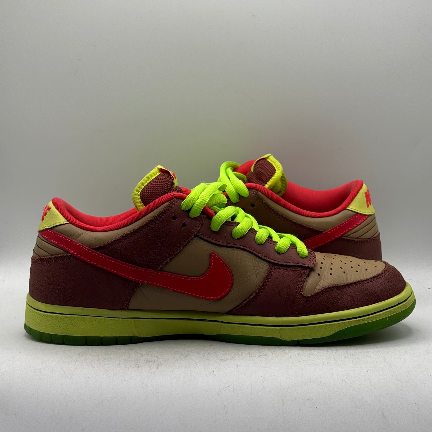 (USED) Nike SB Dunk Low Toxic Sea Robbin Size 11