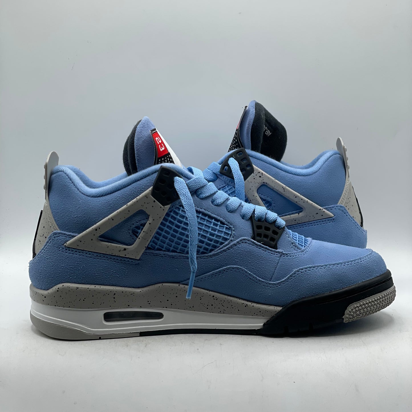 (USED) Jordan 4 University Blue Size 9