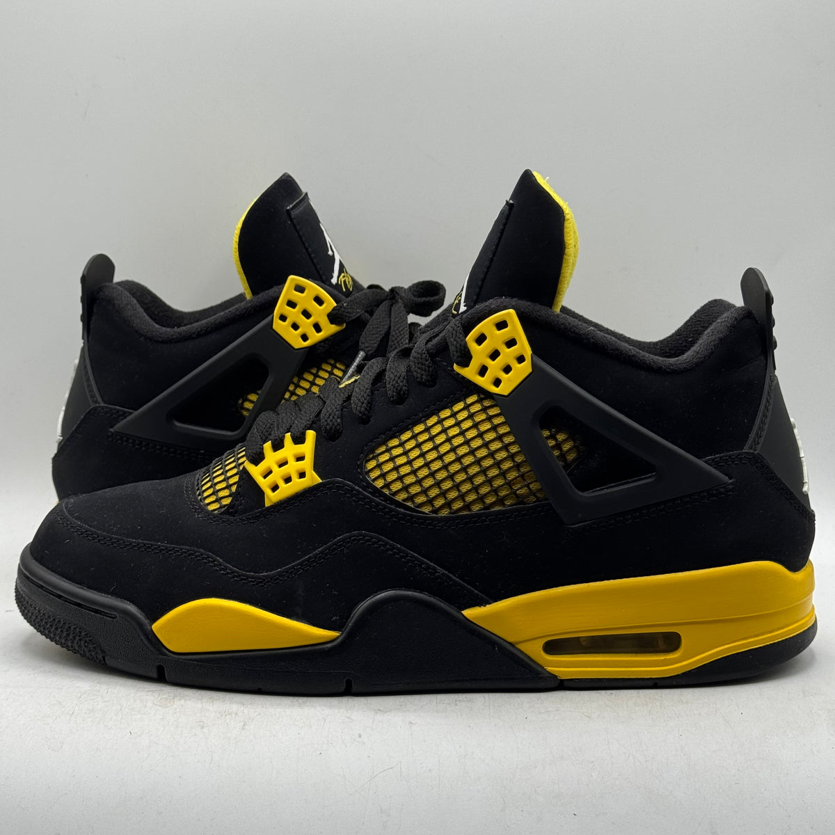 (USED NO BOX) Jordan 4 Thunder Size 10.5