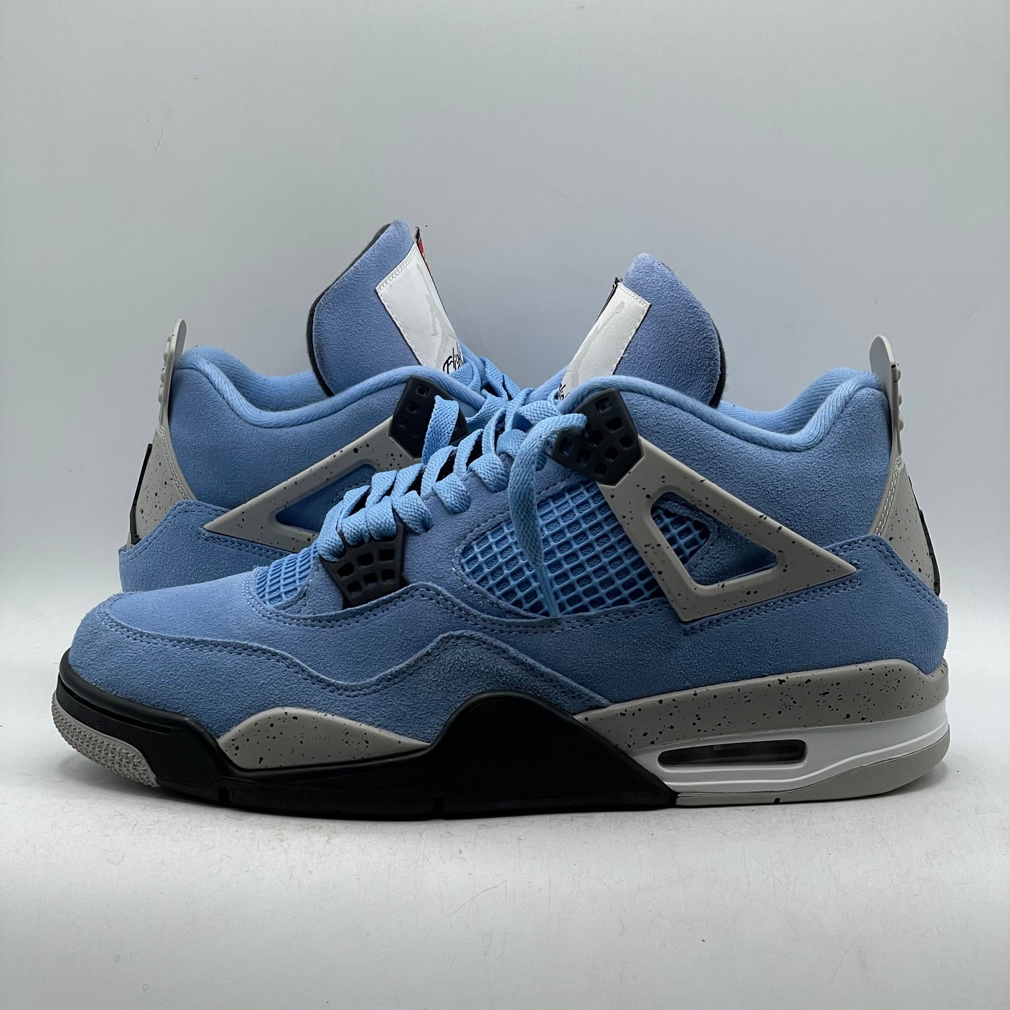 (USED) Jordan 4 University Blue Size 9