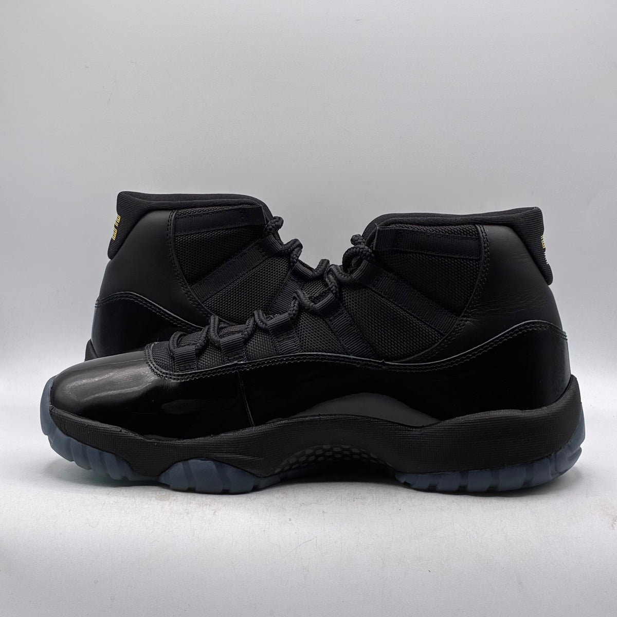 (USED) Jordan 11 Gamma Blue (2025) Size 10