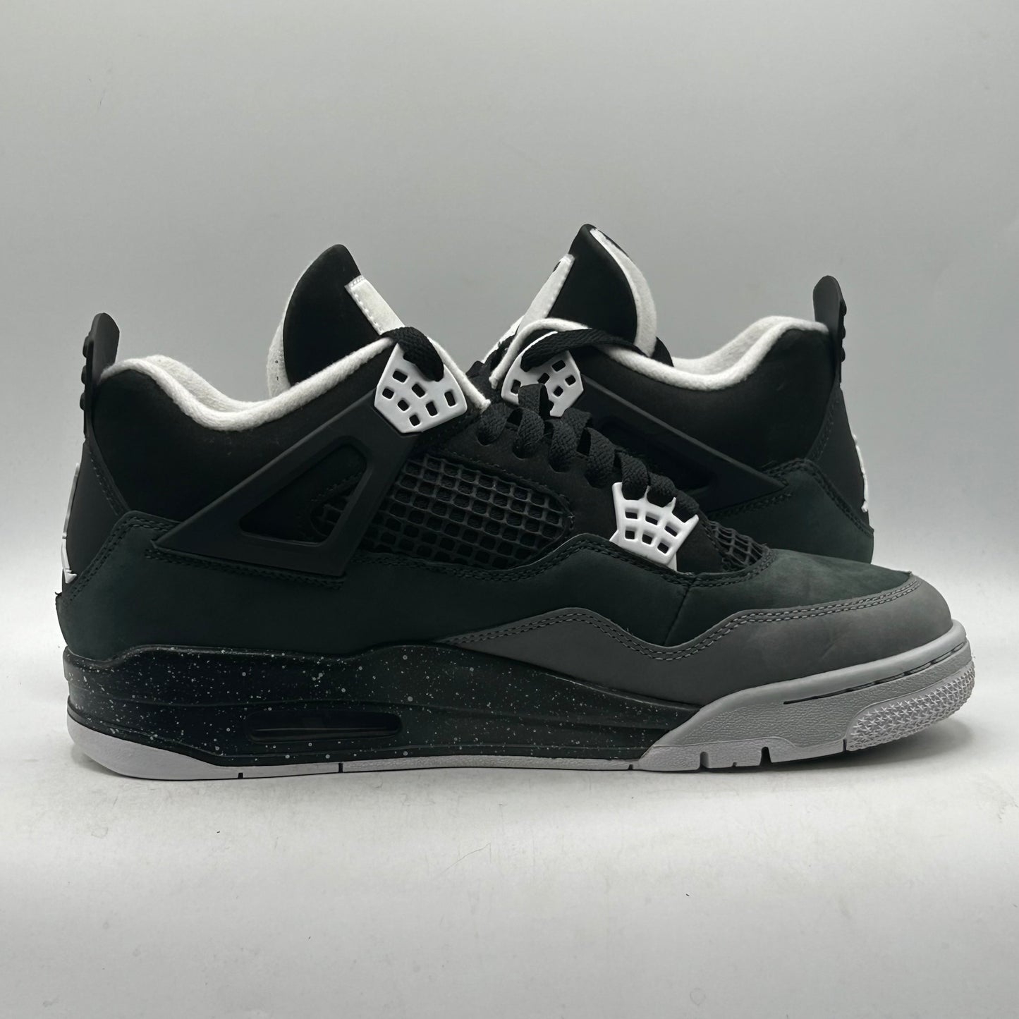 (USED) Jordan 4 Fear (2024) Size 9