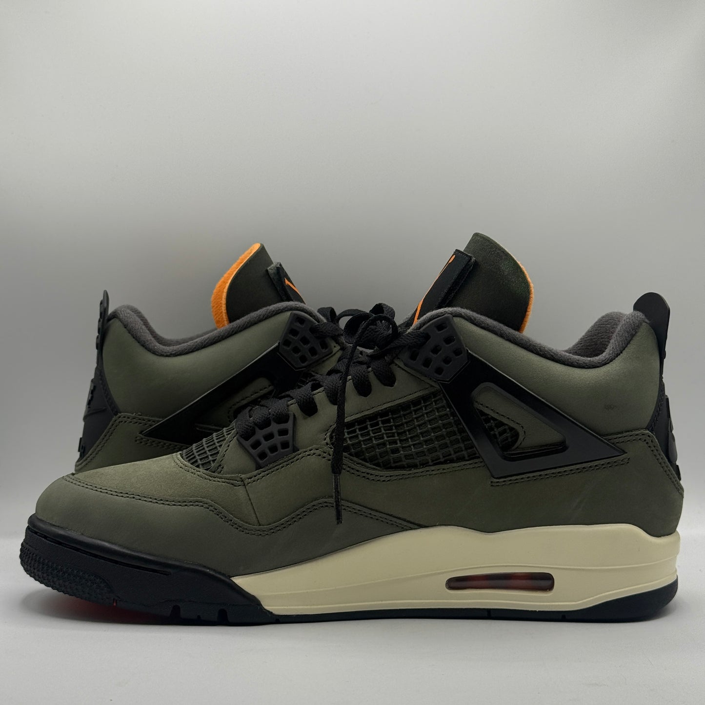 (USED) Jordan 4 Undefeated Size 11.5