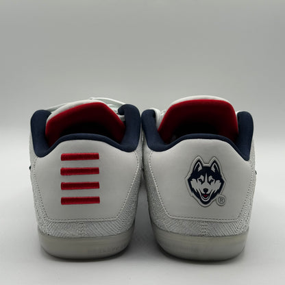 (DS No Box) Nike Kobe 11 Low UCONN PE Size 11.5
