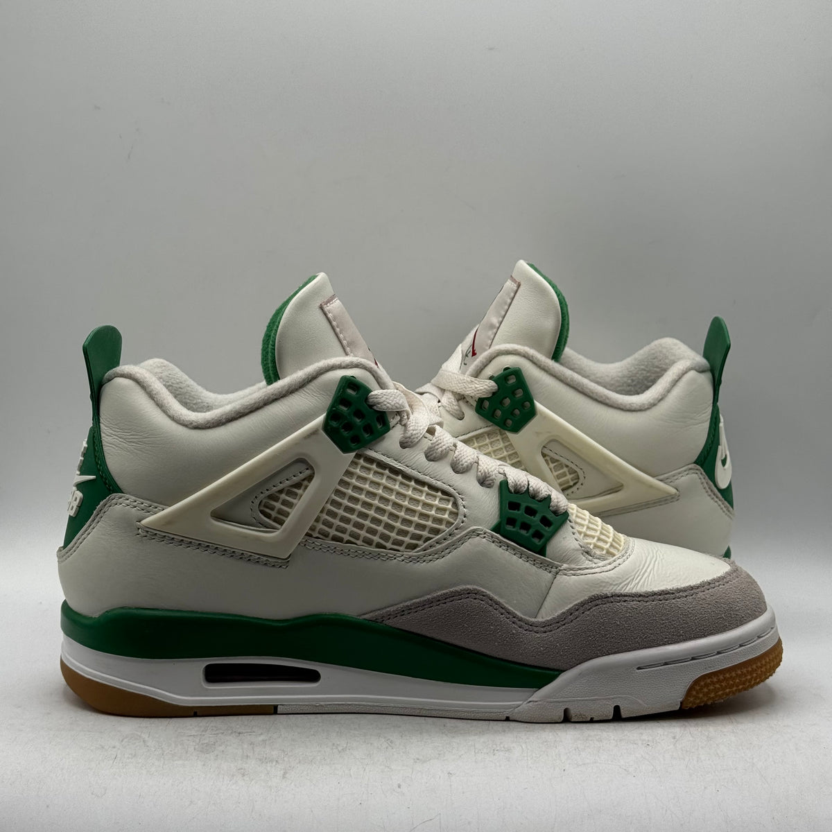 (USED NO BOX) Jordan 4 SB Pine Green Size 7.5
