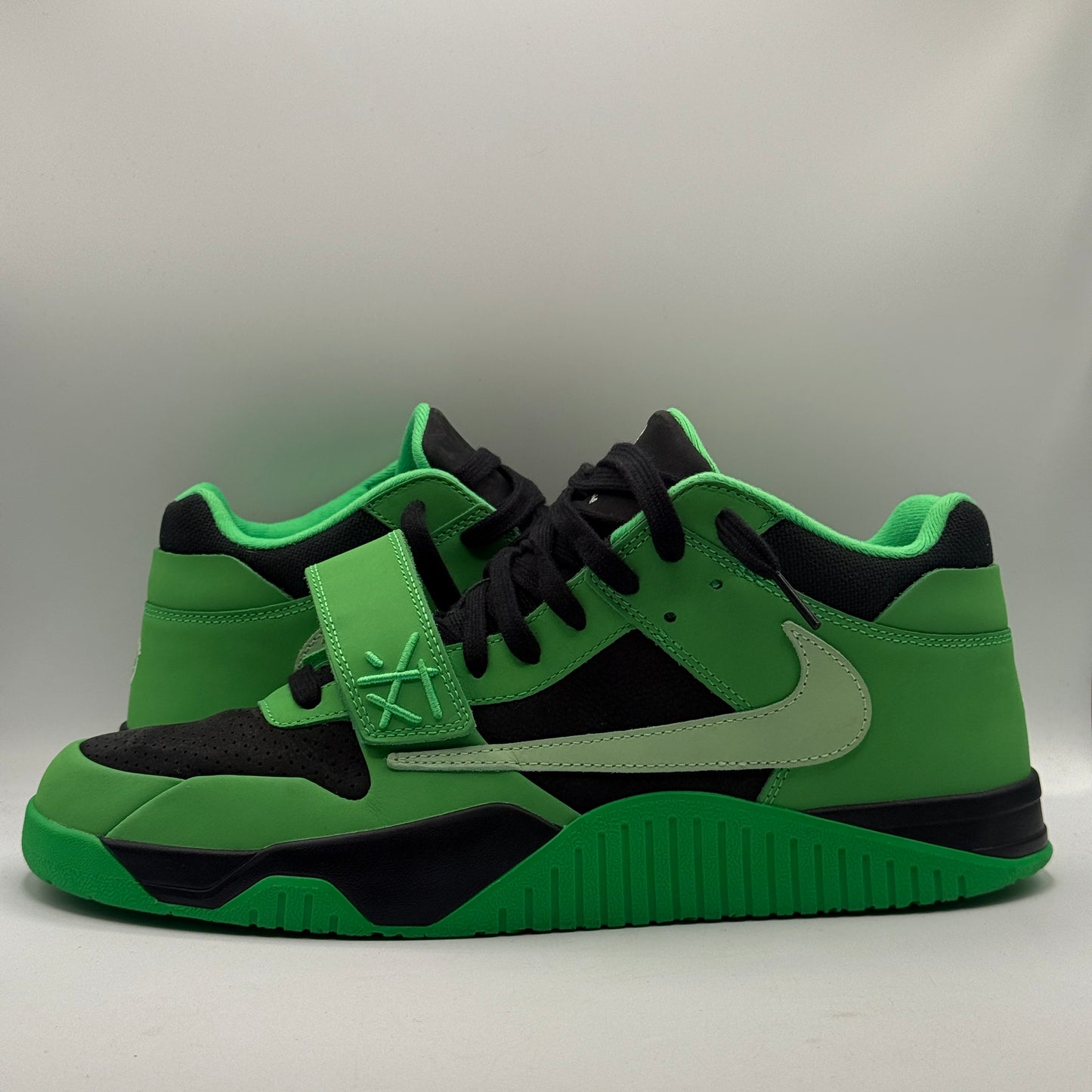 (USED) Jordan T-Rexx Travis Scott Green Spark Size 14