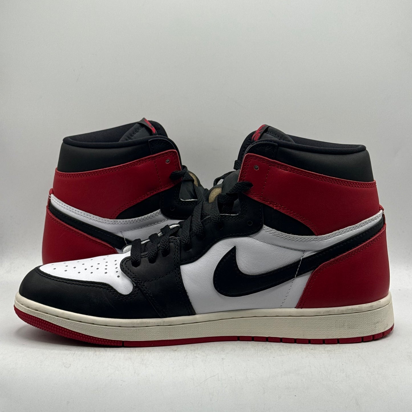 (USED) Jordan 1 Black Toe Reimagined Size 12