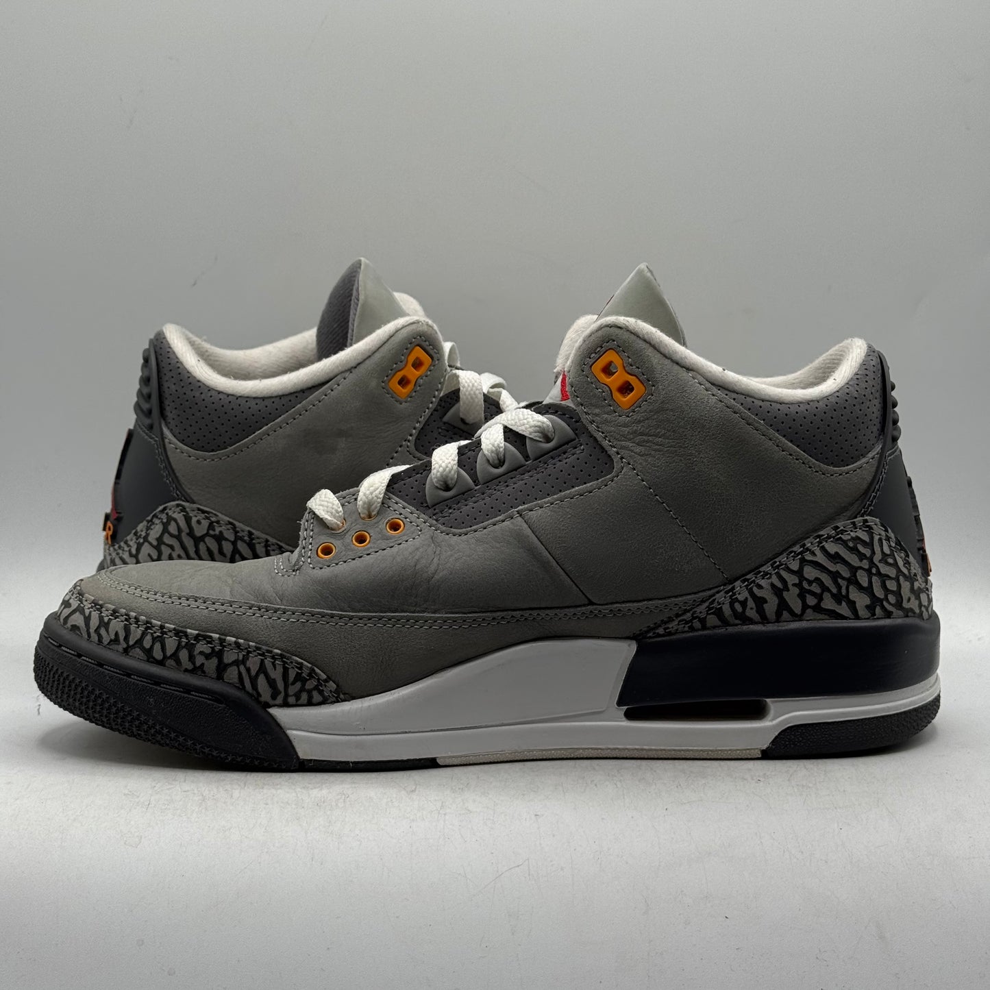 (USED) Jordan 3 Cool Grey Size 10