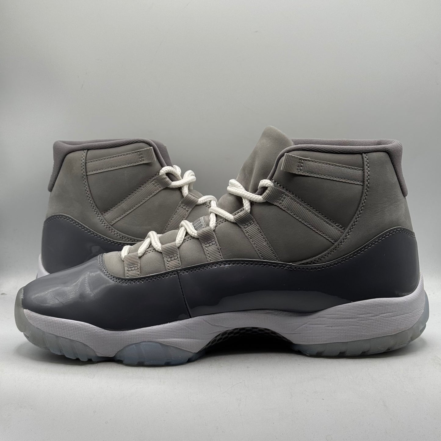(USED NO BOX) Jordan 11 Cool Grey Size 13