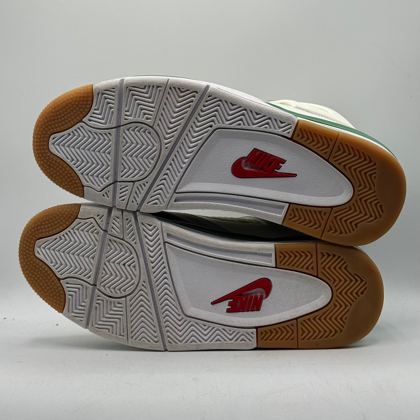 (USED) Jordan 4 SB Pine Green Size 10