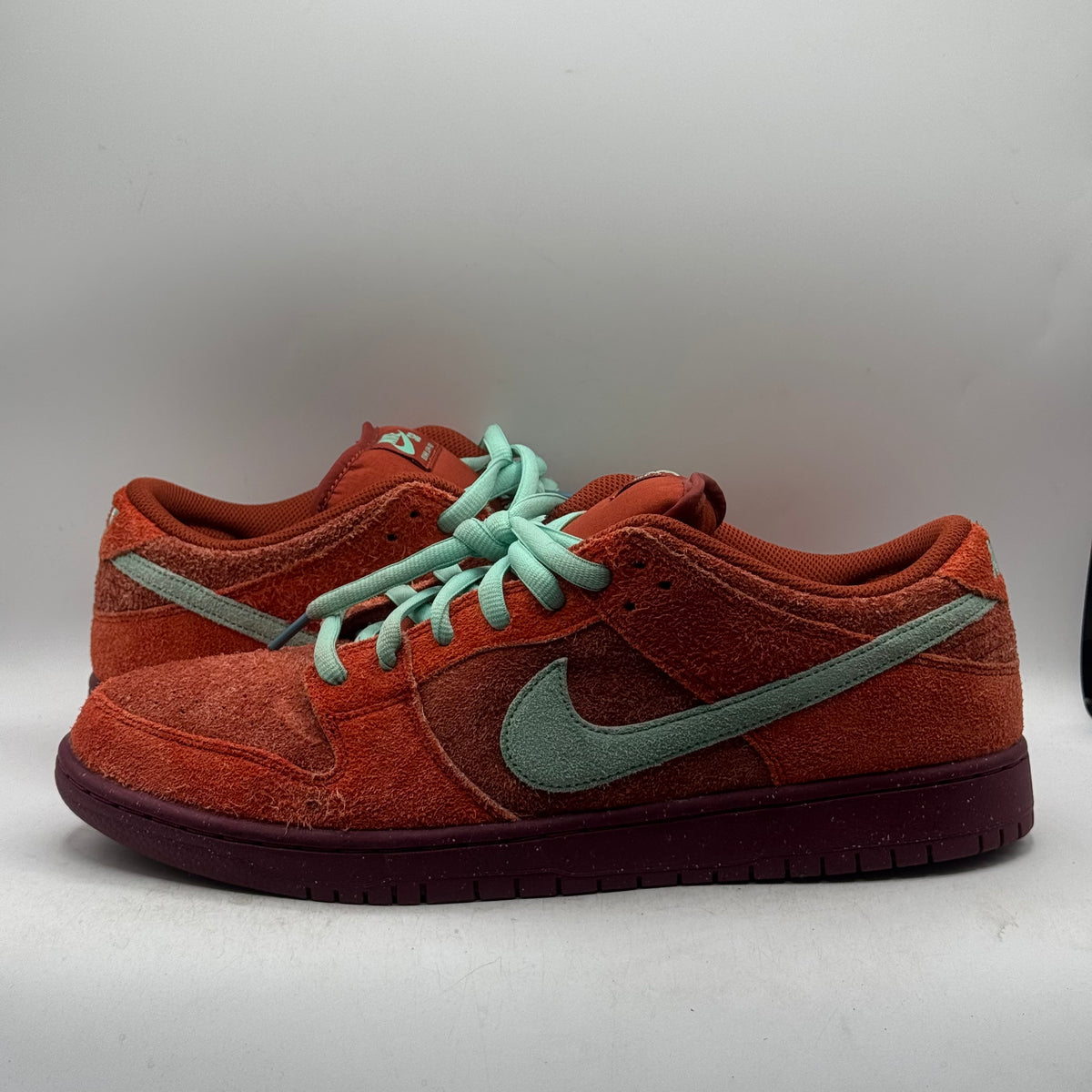 (USED) Nike SB Dunk Low Mystic Red Rosewood Size 13
