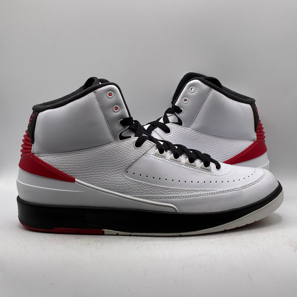 (USED) Jordan 2 Chicago (2022) Size 11.5