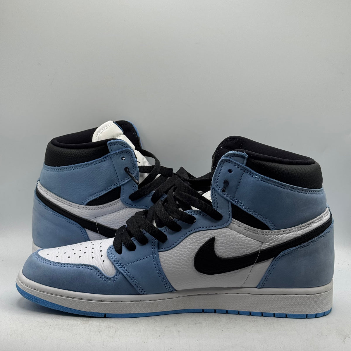 (USED) Jordan 1 High University Blue Size 11.5