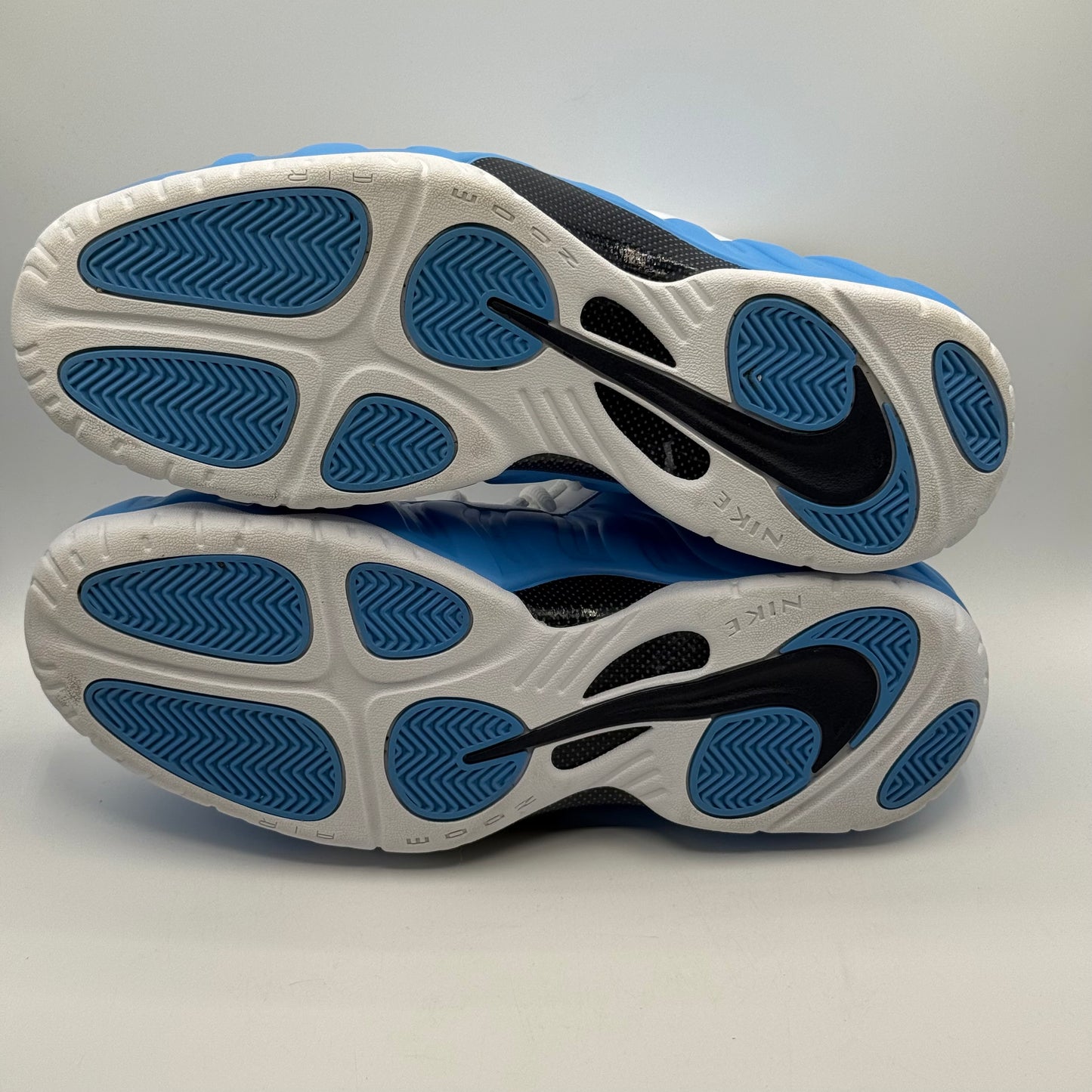 (USED) Nike Foam UNC Size 14
