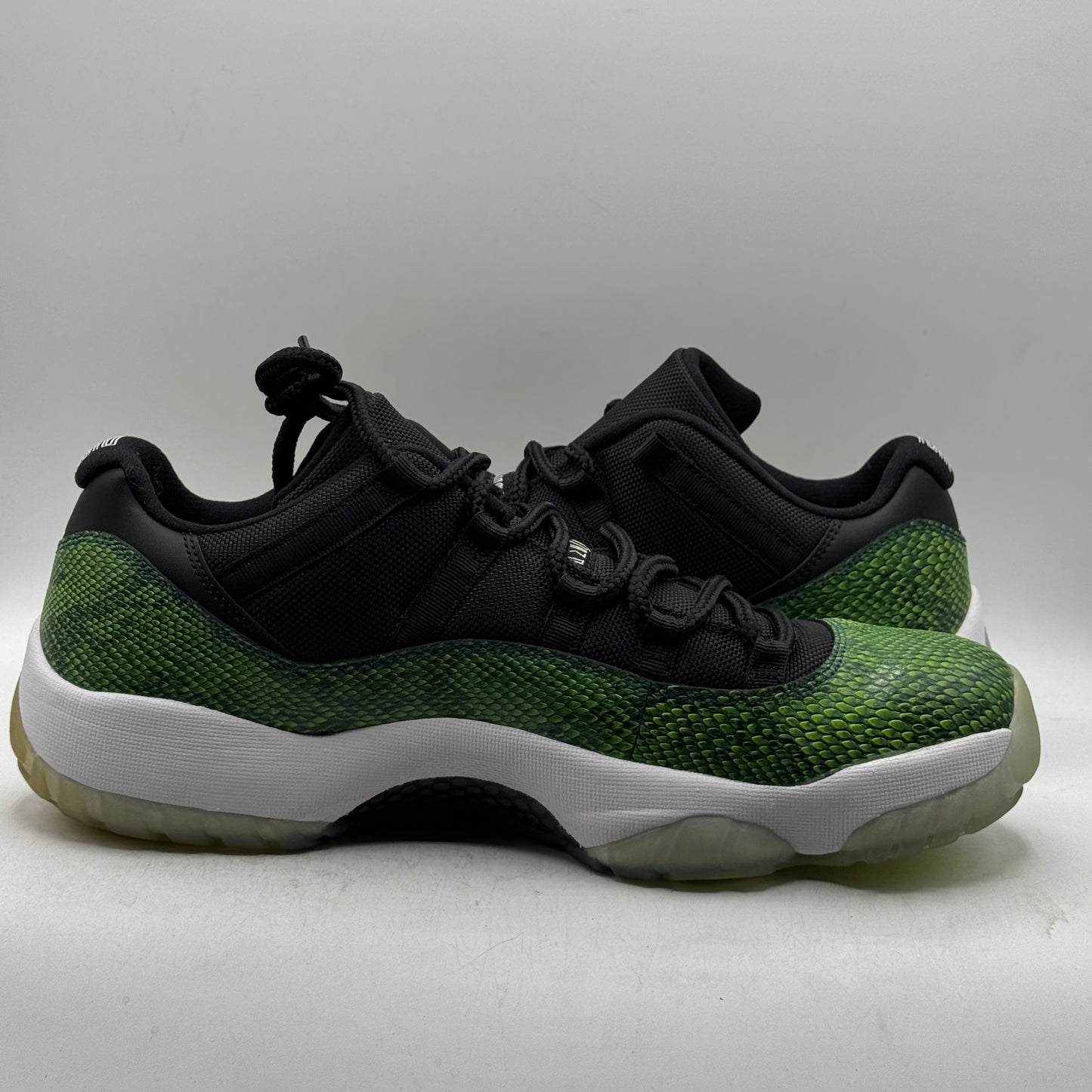 (USED) Jordan 11 Low Green Snakeskin (2014) Size 11.5