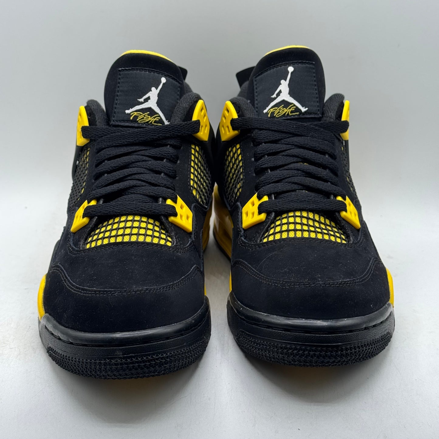 (USED) Jordan 4 Thunder Size 6.5Y