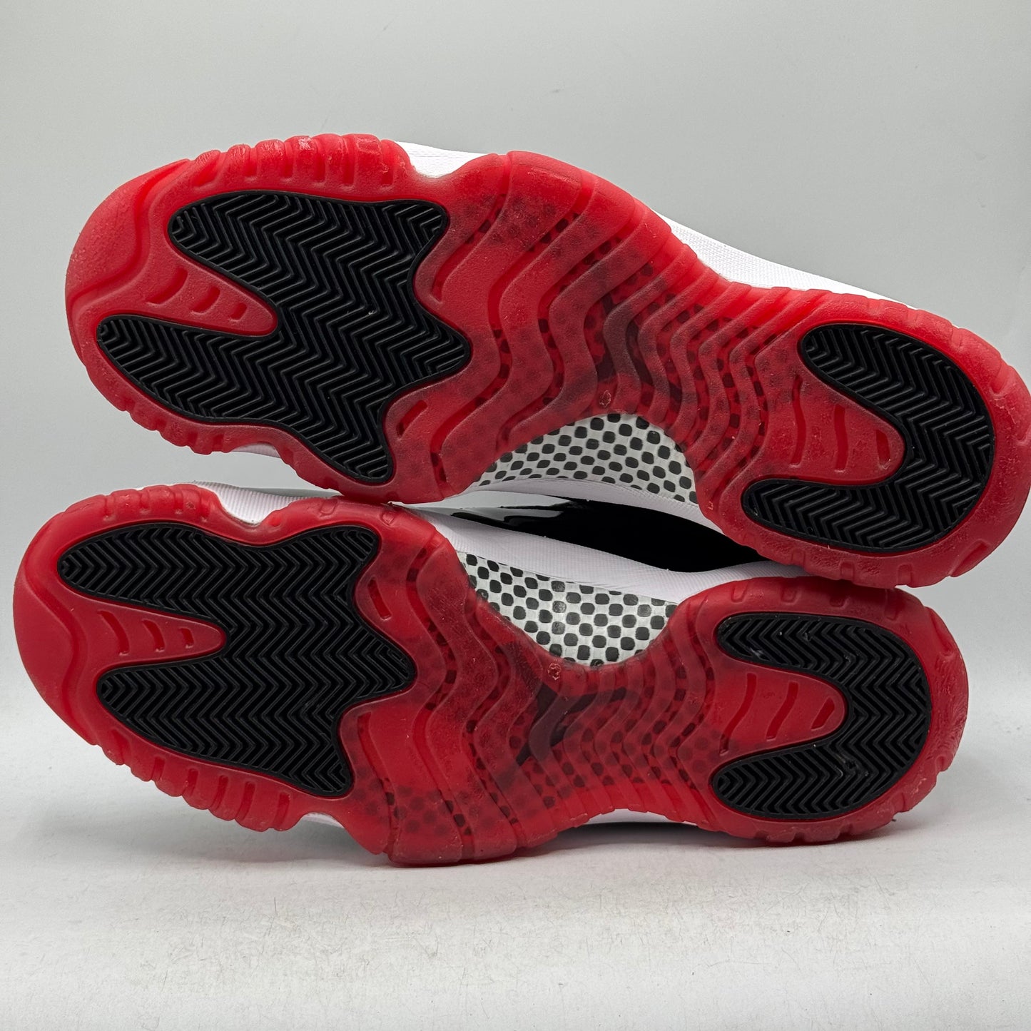 (USED NO BOX) Jordan 11 Bred (2019) Size 13