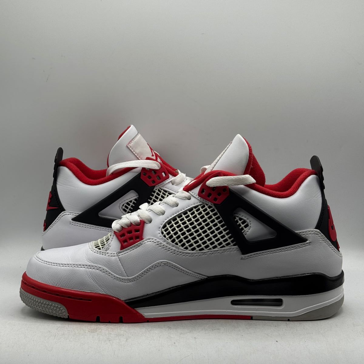 (USED REP BOX) Jordan 4 Fire Red Size 9.5