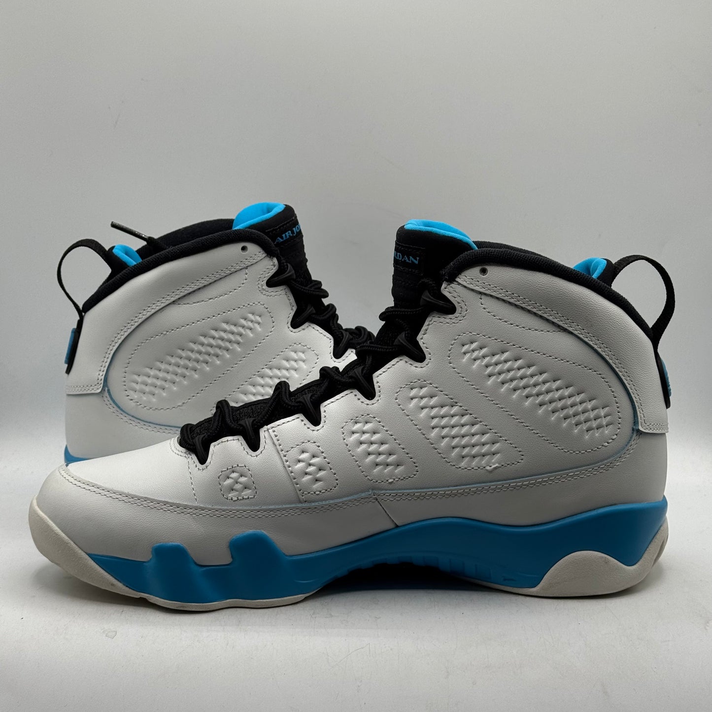 (USED) Jordan 9 Powder Blue Size 10.5