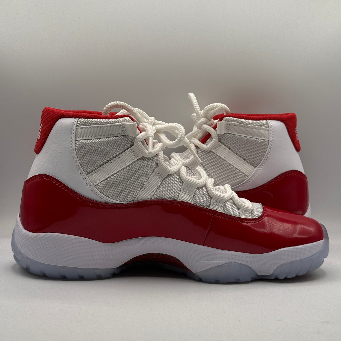 (USED) Jordan 11 Cherry High Size 9