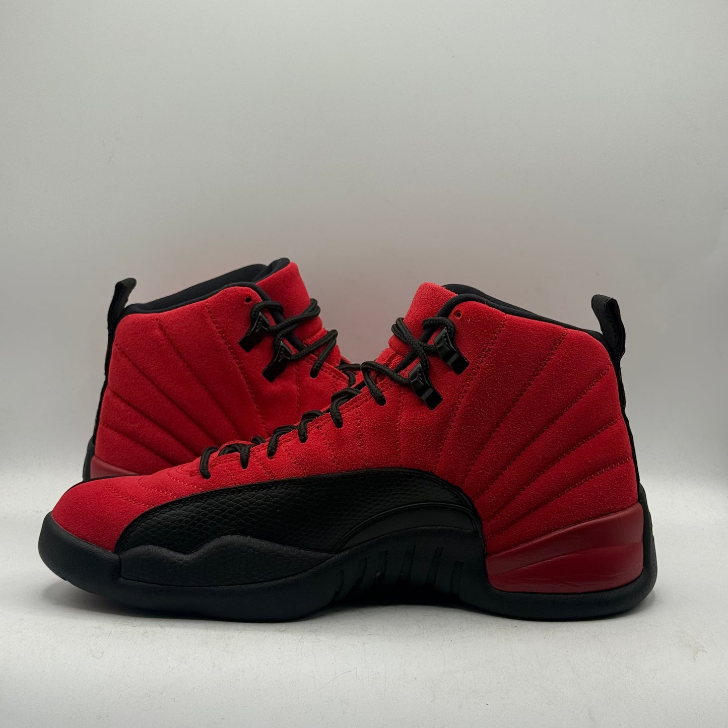 (USED) Jordan 12 Reverse Flu Game Size 9.5