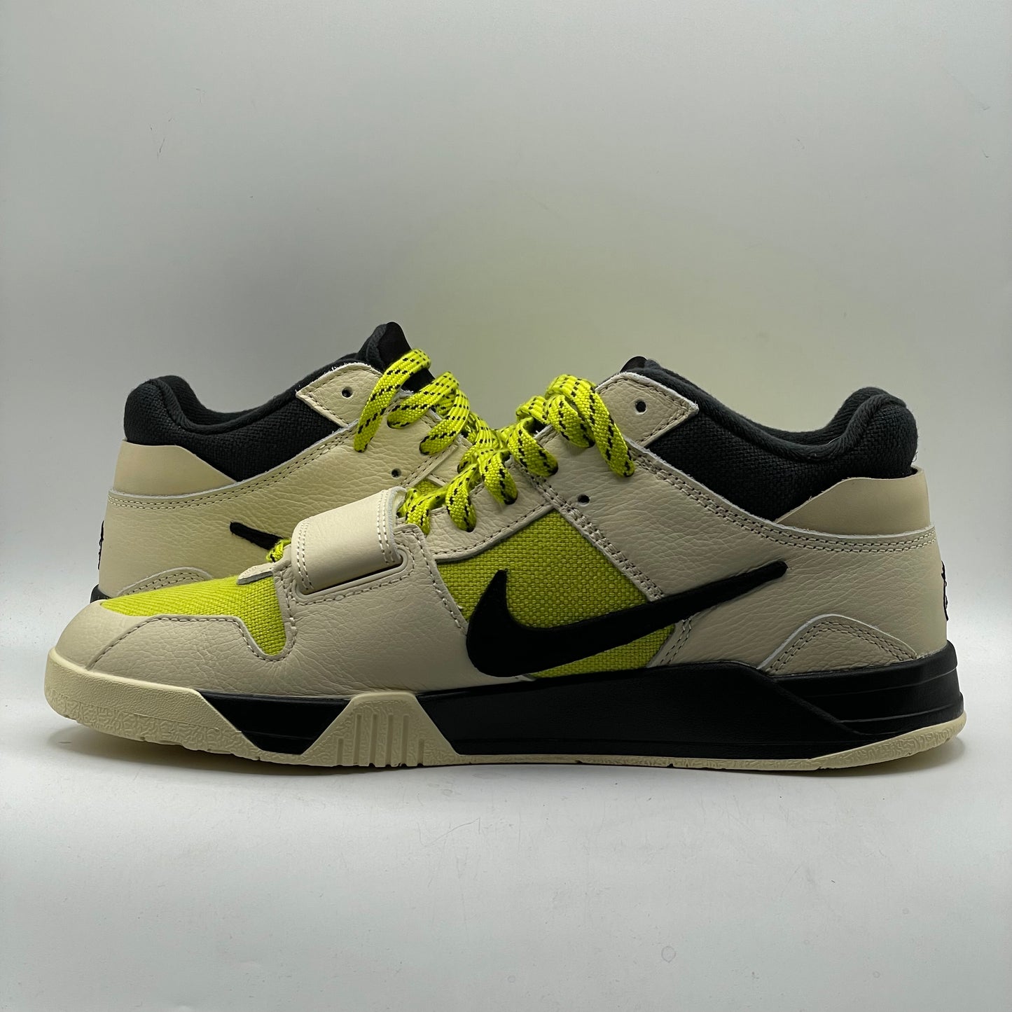 (USED) Jordan Jumpman Jack Travis Scott Bright Cactus Size 11