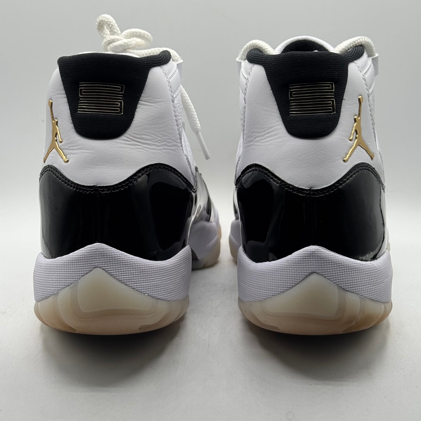 (USED) Jordan 11 Gratitude Size 10