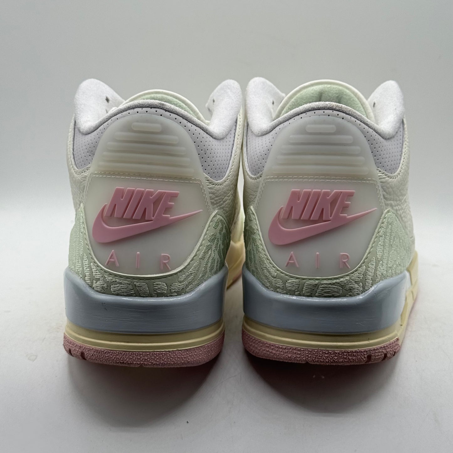 (USED) Jordan 3 Spring Is In The Air Size 9