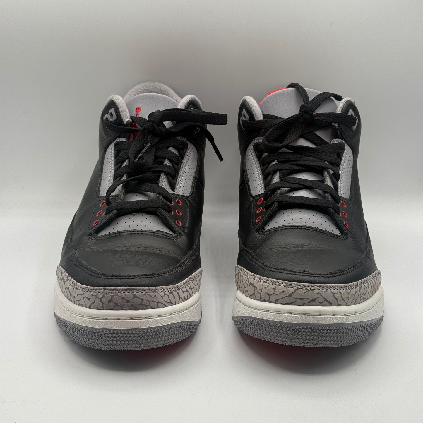 (USED) Jordan 3 Black cement Size 10