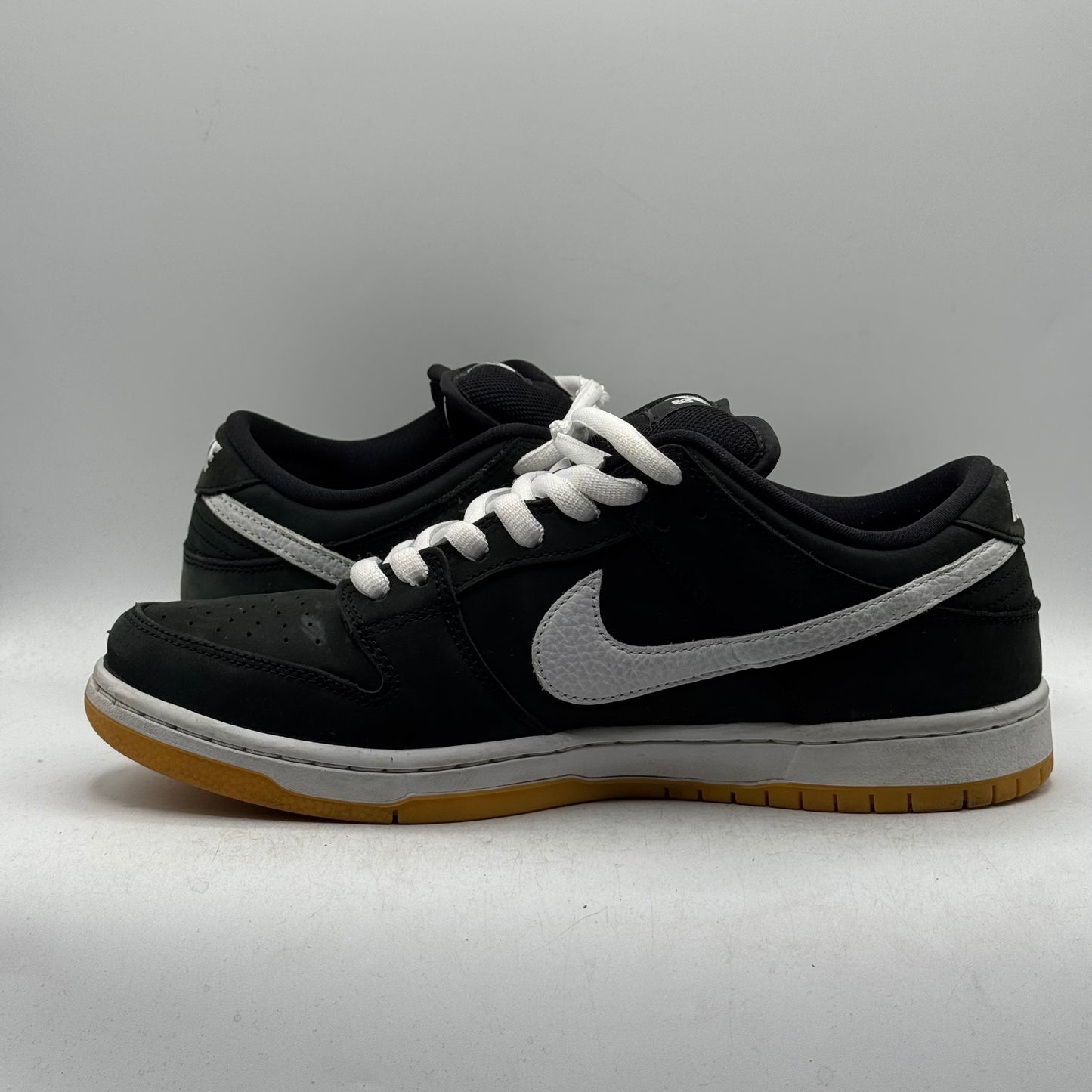 (Used No Box) Nike SB Dunk Low Black/ White Size 11