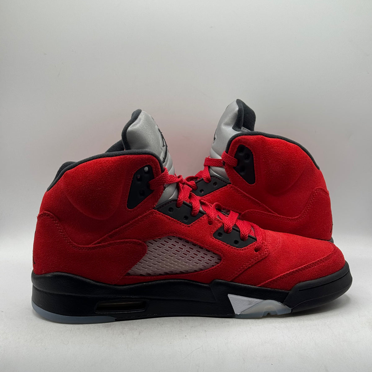 (USED) Jordan 5 Raging Bull Size 9.5