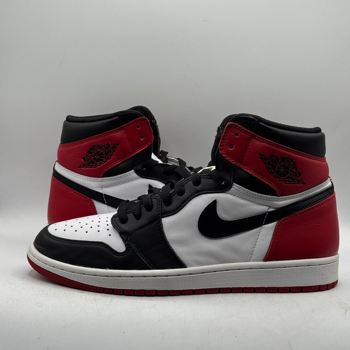 (USED) Jordan 1 Black Toe (2016) Size 10.5