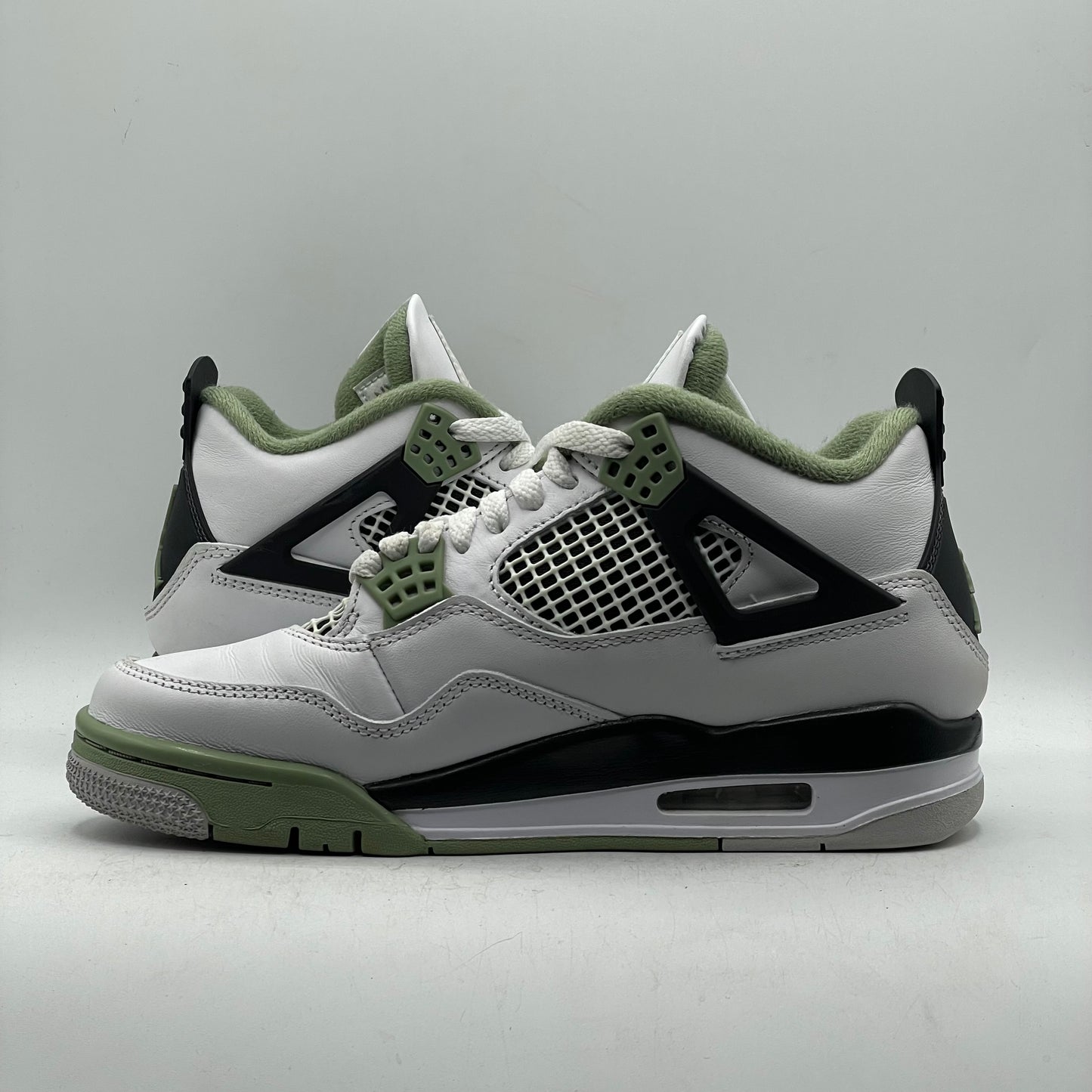 (USED NO BOX) Jordan 4 Seafoam (W) Size 7W/5.5Y