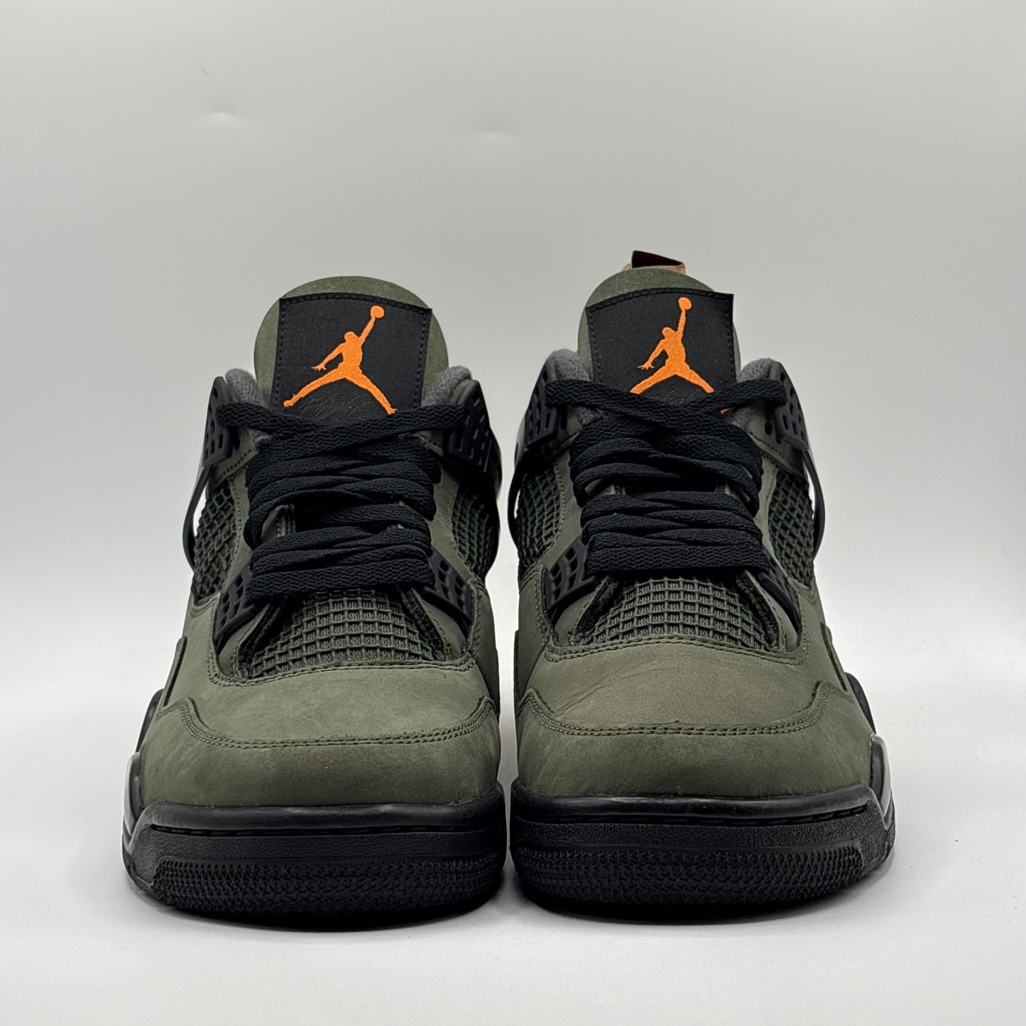 (Worn 1x) Jordan 4 Undefeated Szie 8.5