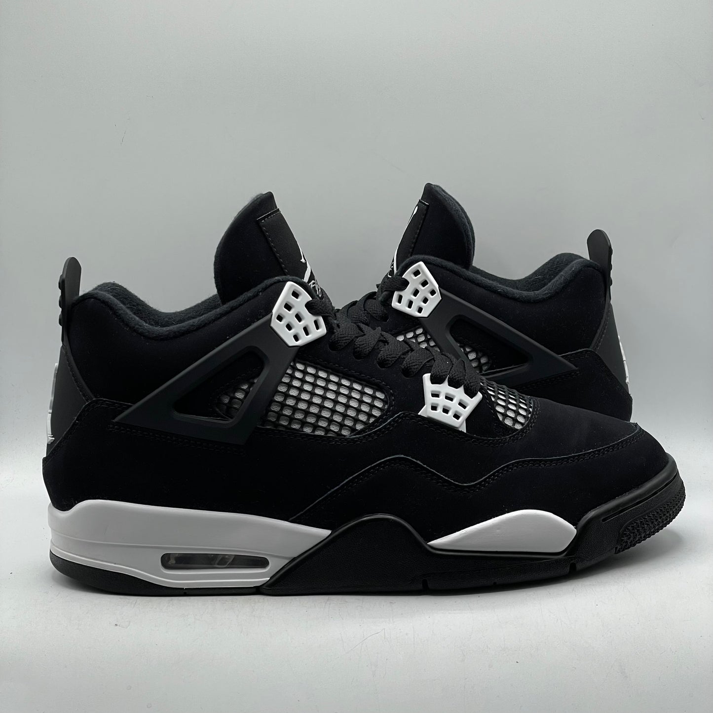 (Used) Jordan 4 White Thunder Size 11