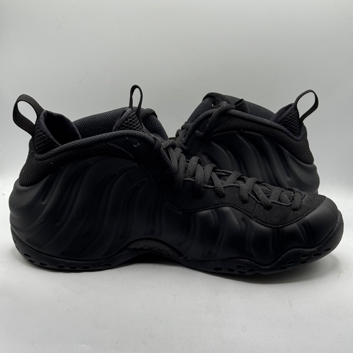 (USED NO BOX) Nike Air Foamposite Triple Black Size 12