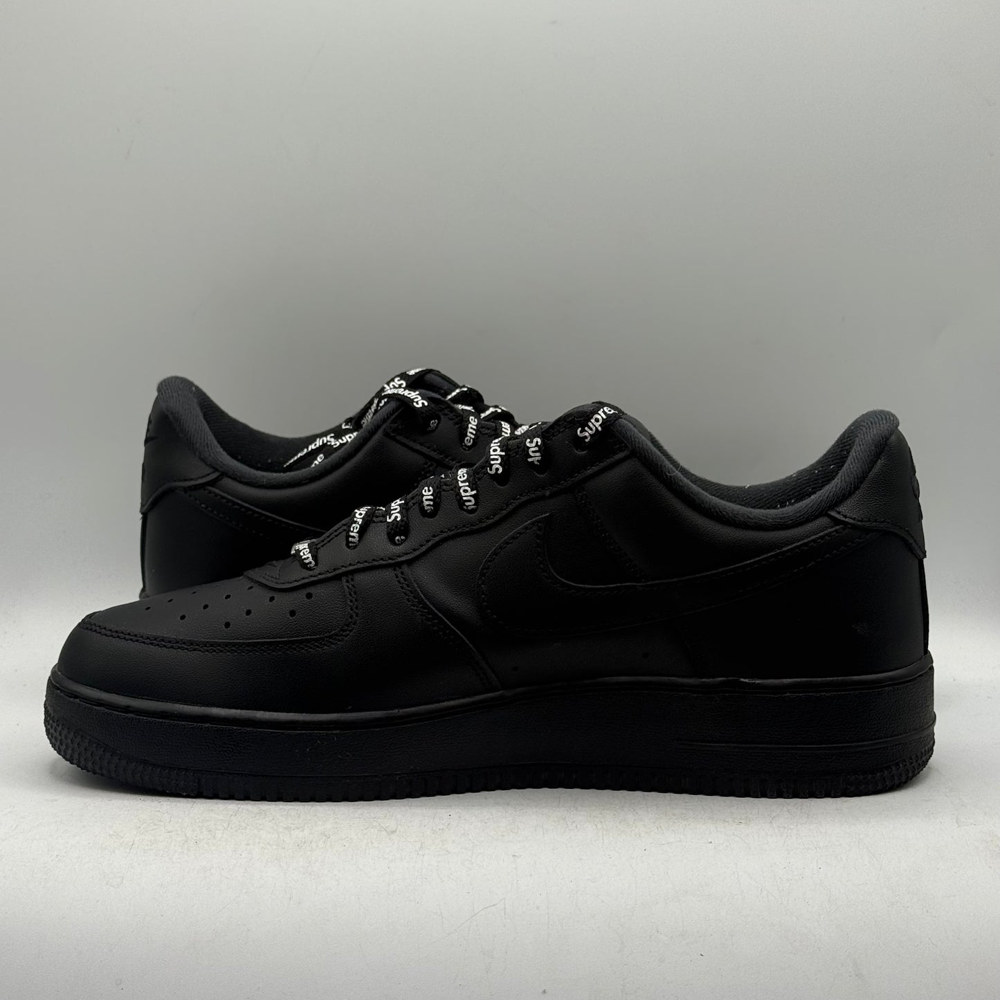 (Used) Nike Air Force 1 Supreme Black Size 10