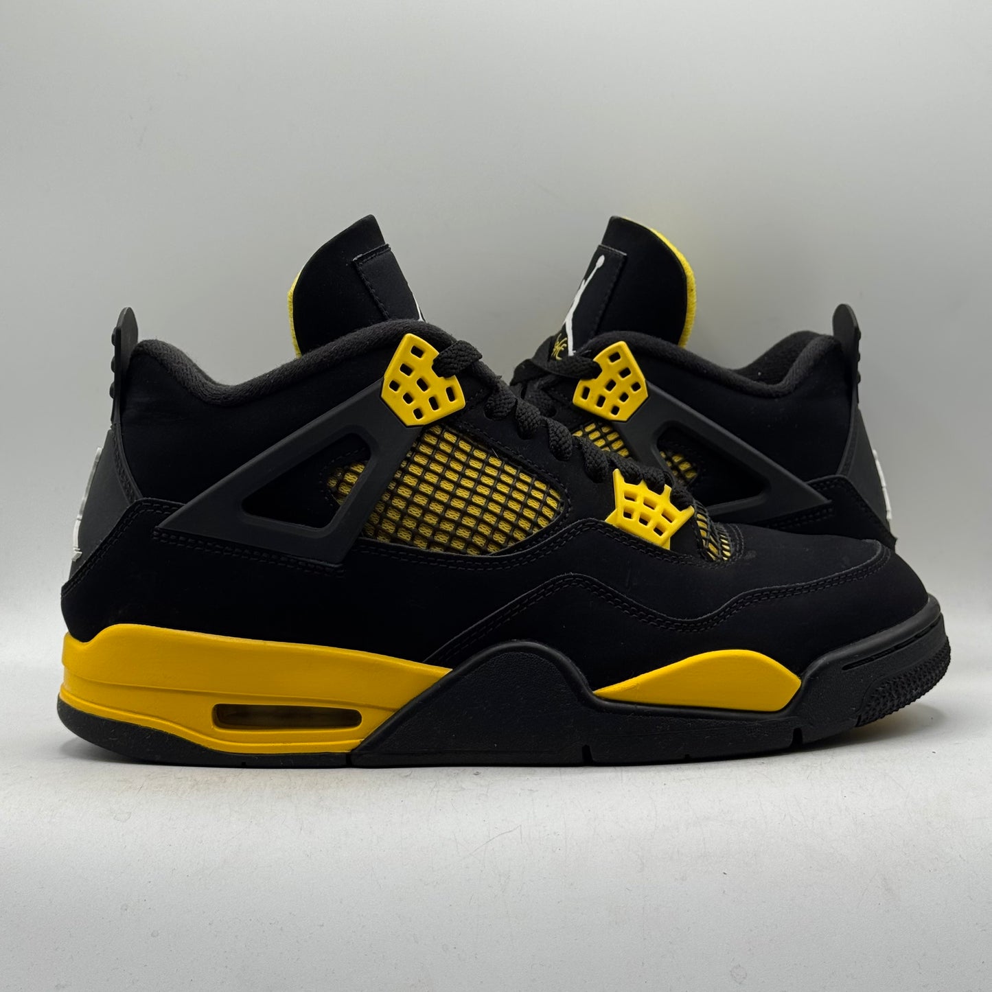 (USED) Jordan 4 Thunder Size 9.5