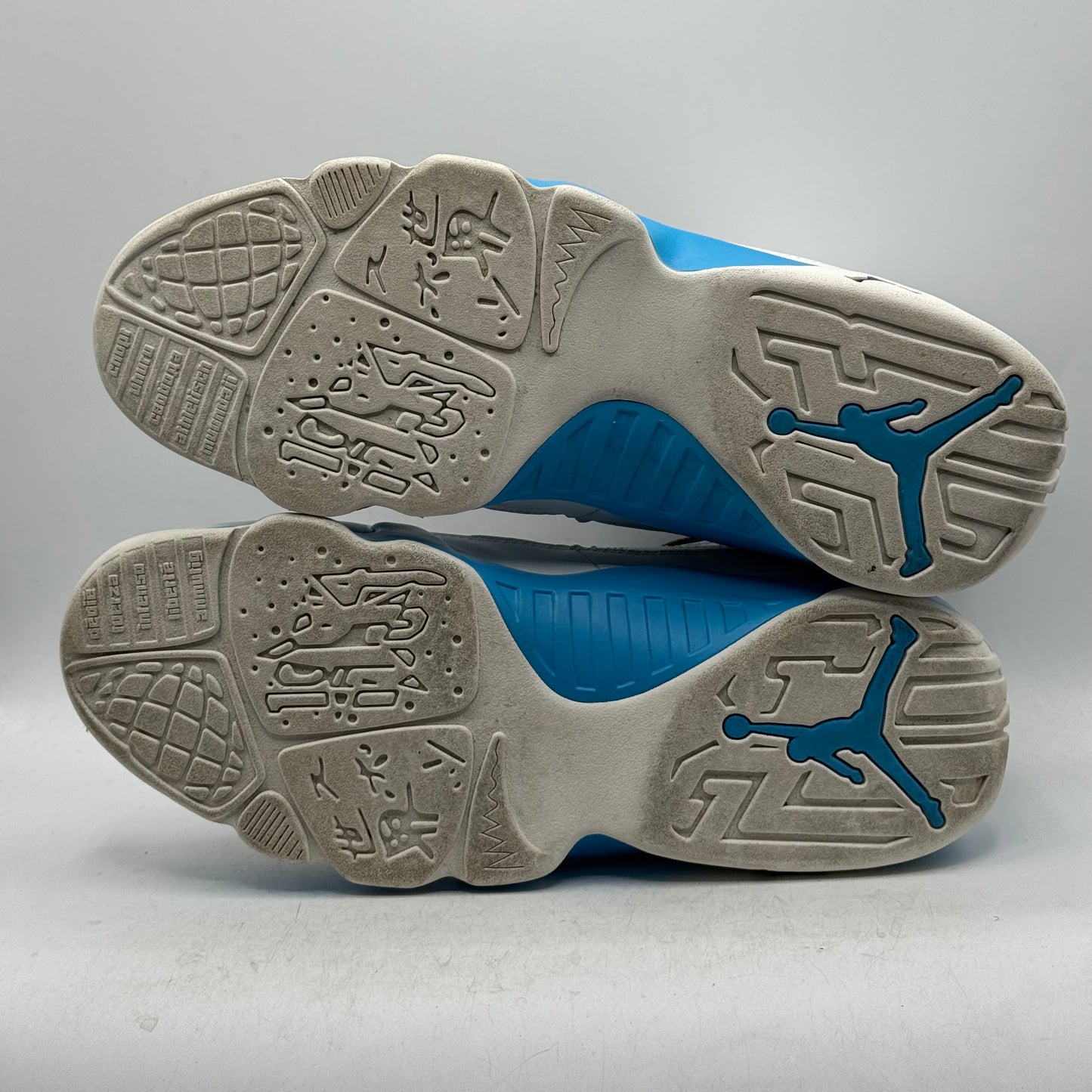 (USED) Jordan 9 Powder Blue Size 10.5