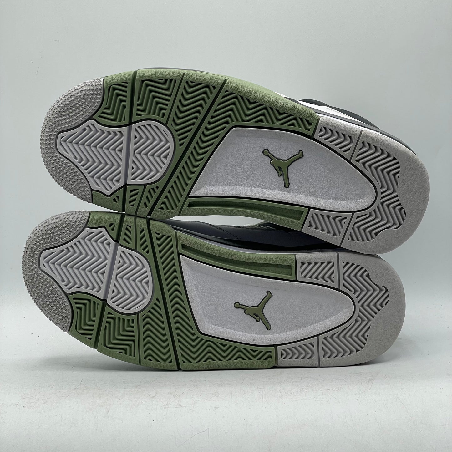 (USED NO BOX) Jordan 4 Seafoam (W) Size 7W/5.5Y