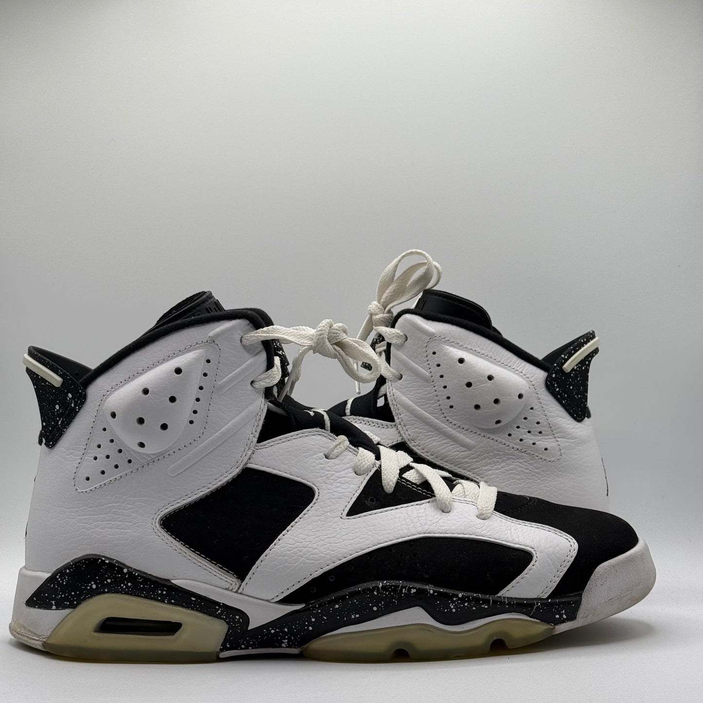 (Used No Box) Jordan 6 Oreo Size 12