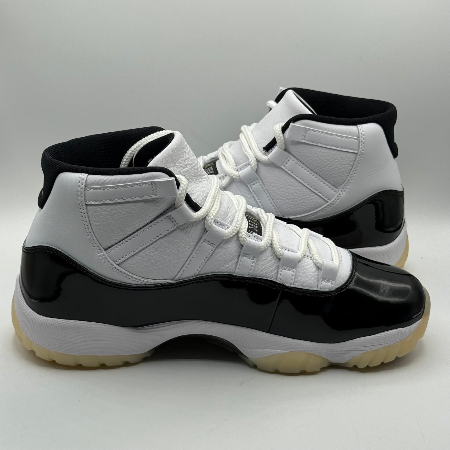 (USED) Jordan 11 Gratitude Size 11