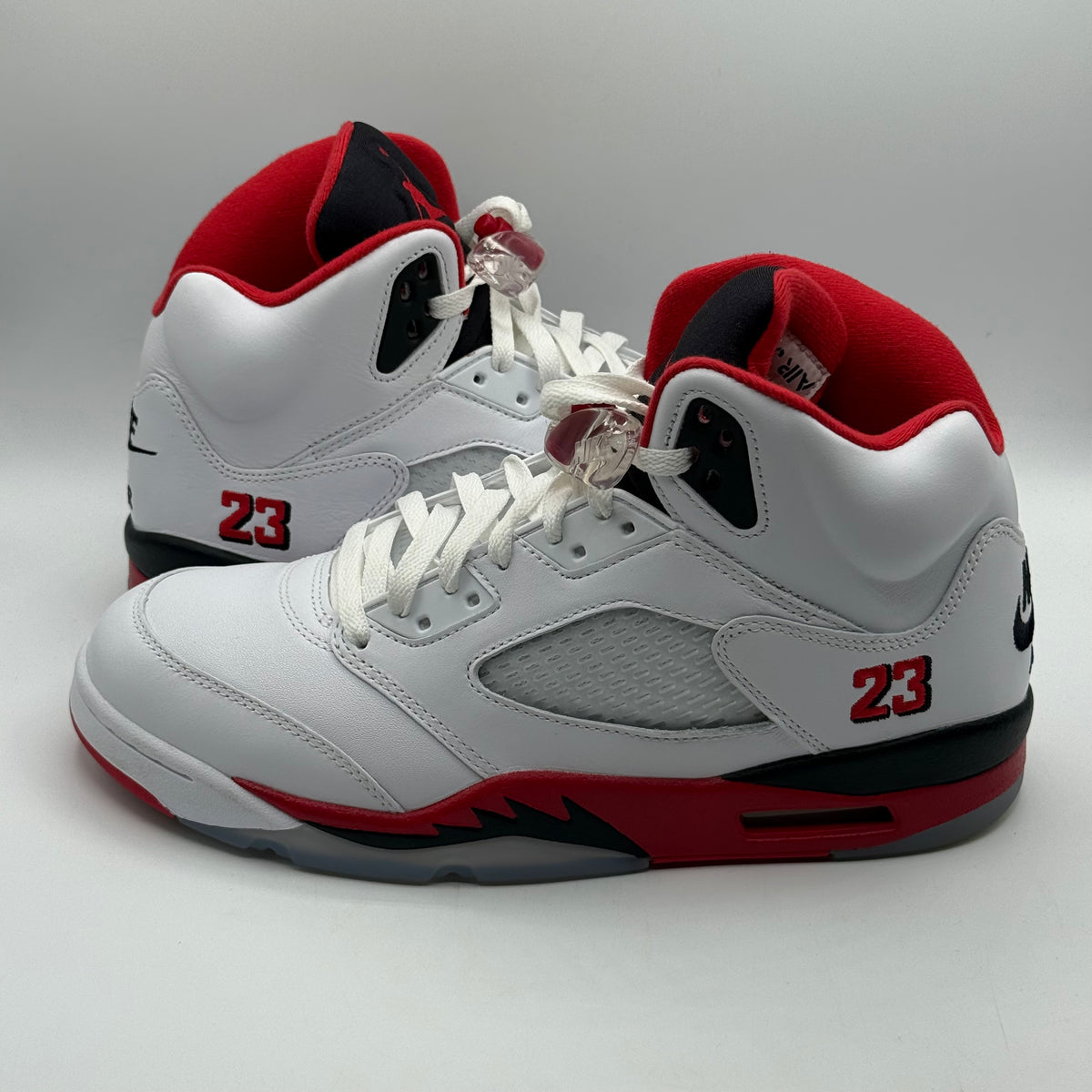 (USED) Jordan 5 Fire Red Black Tongue Size 10.5