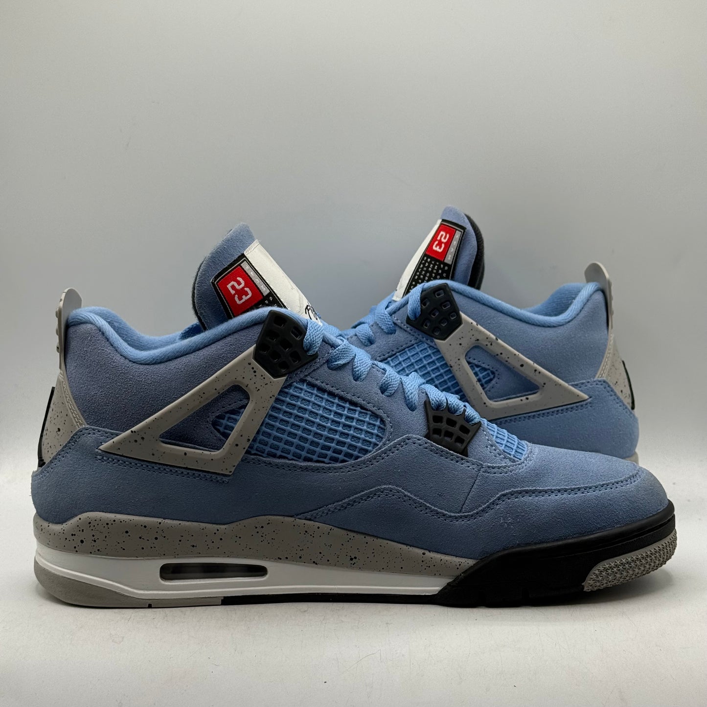 (USED) Jordan 4 University Blue Size 10.5