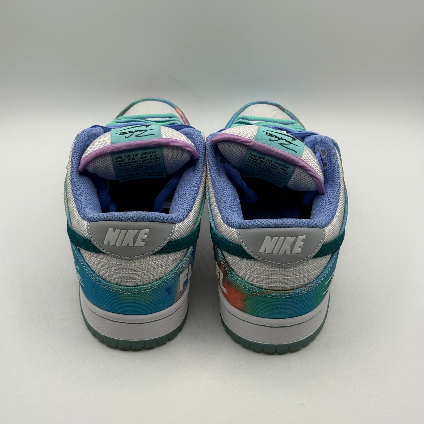 (USED NO BOX) Nike SB Dunk Low Size 7.5