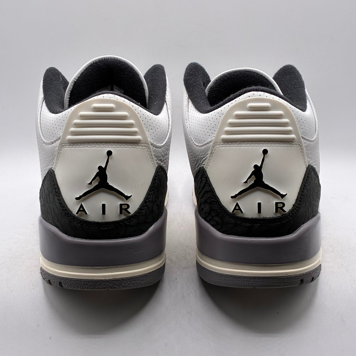 (USED) Jordan 3 Cement Grey Size 10.5