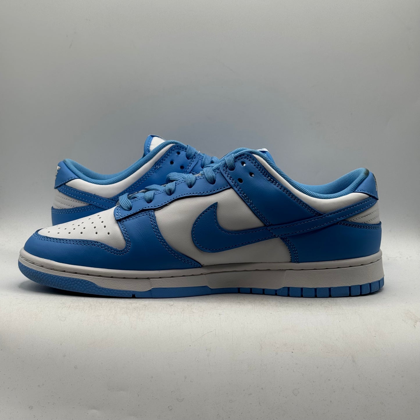 (USED) Nike Dunk Low UNC Size 11