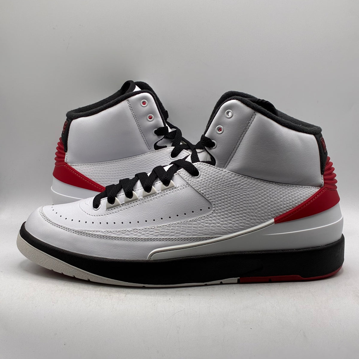 (USED) Jordan 2 Chicago (2022) Size 11.5