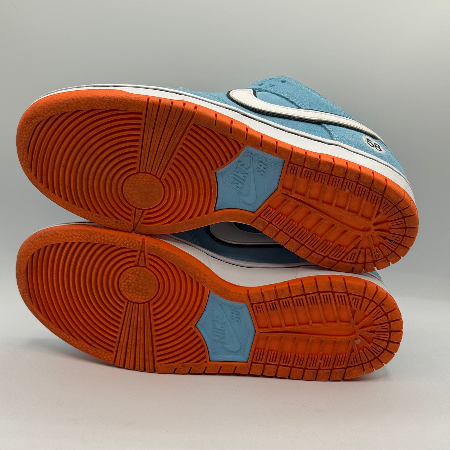 (USED NO BOX) Nike SB Gulf Size 5.5