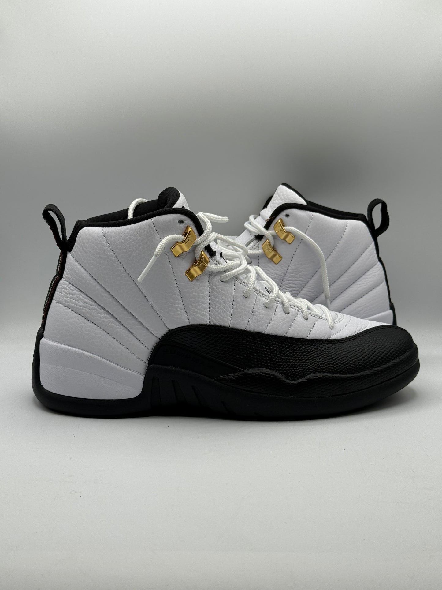 (USED) Jordan 12 Taxi Size 9
